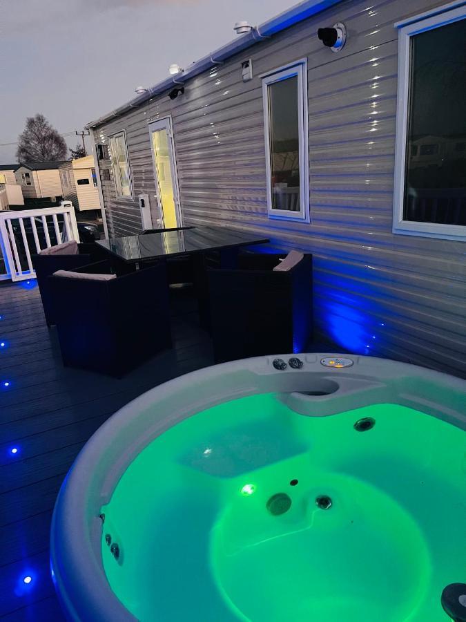 The Sunflower Luxury Caravan At Tattersall Lakes Hotel Tattershall Eksteriør billede